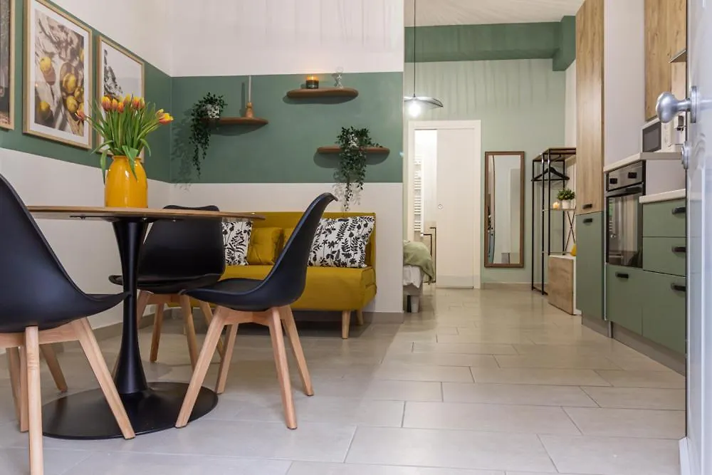 Airport Area Apartment With Free Parking Boloňa